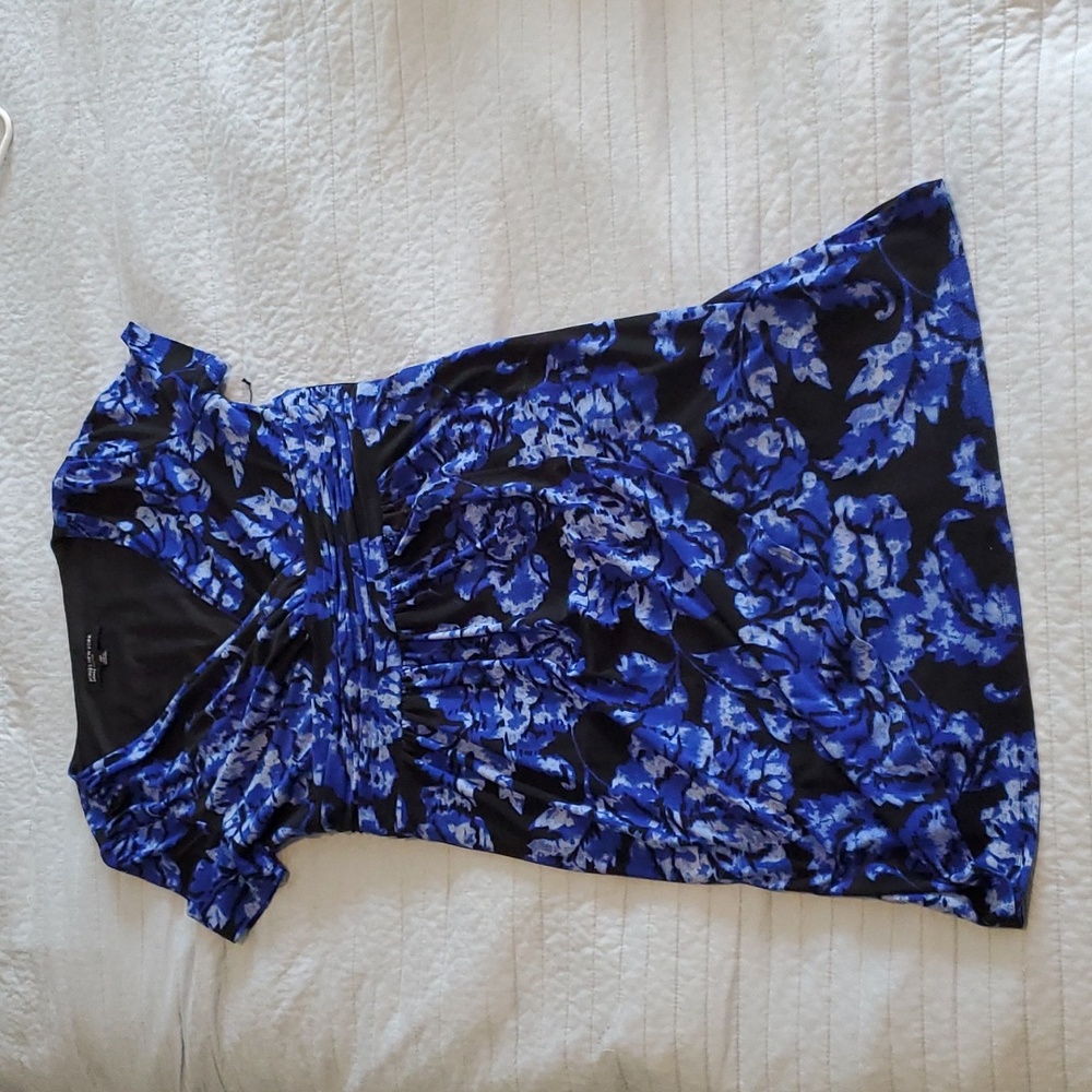 Jones new york size 10 petite dress black and blue v neck ruched waist